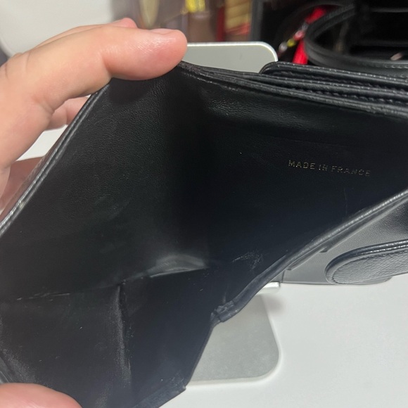 Chanel Caviar Leather Compact Wallet in Great Condition - Picture 5 of 8